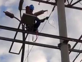 康高特Ronaldo高能量<a href='http://m.coblite.com.cn/Ppzq/ersted.html'>電纜故障定位儀</a> 現(xiàn)場準確檢測35kv電纜故障點