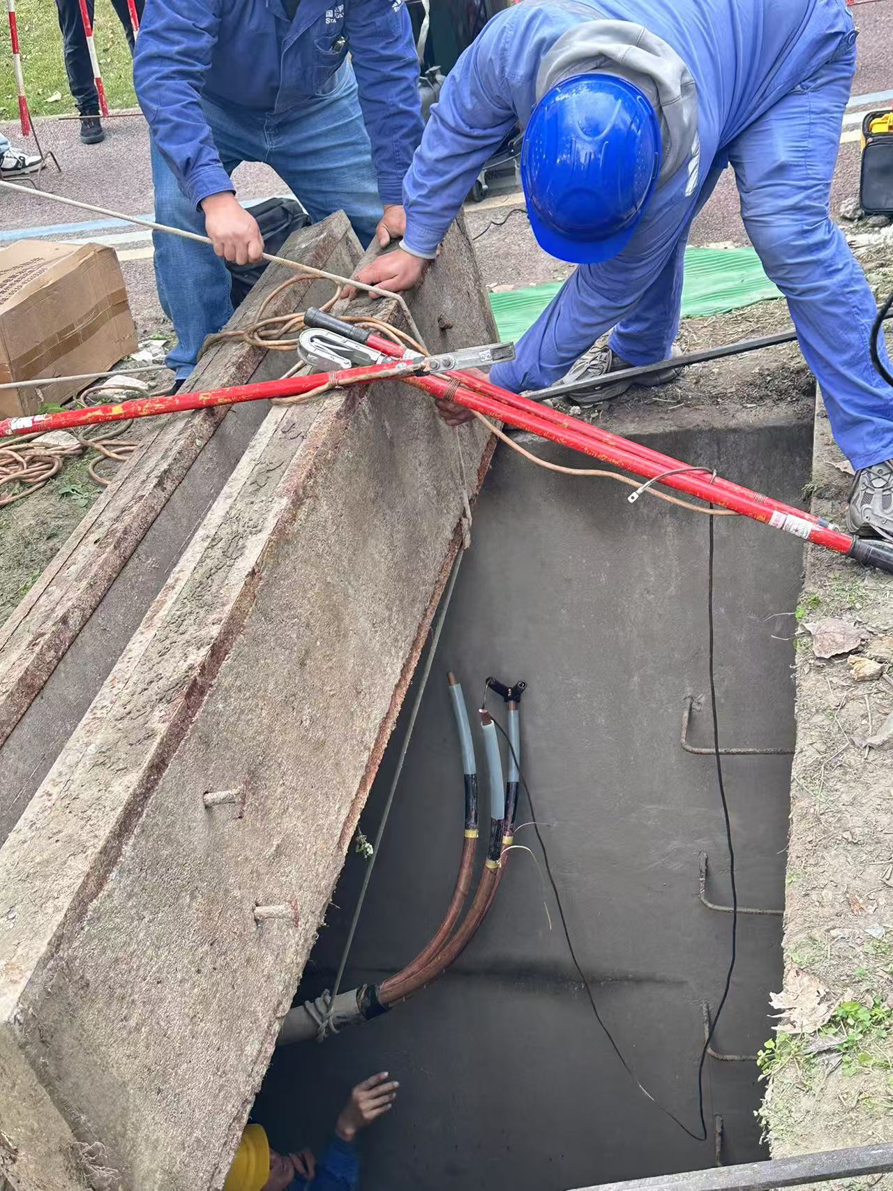 <a href='http://m.coblite.com.cn/Ppzq/ersted.html'>電纜故障定位儀</a>現(xiàn)場