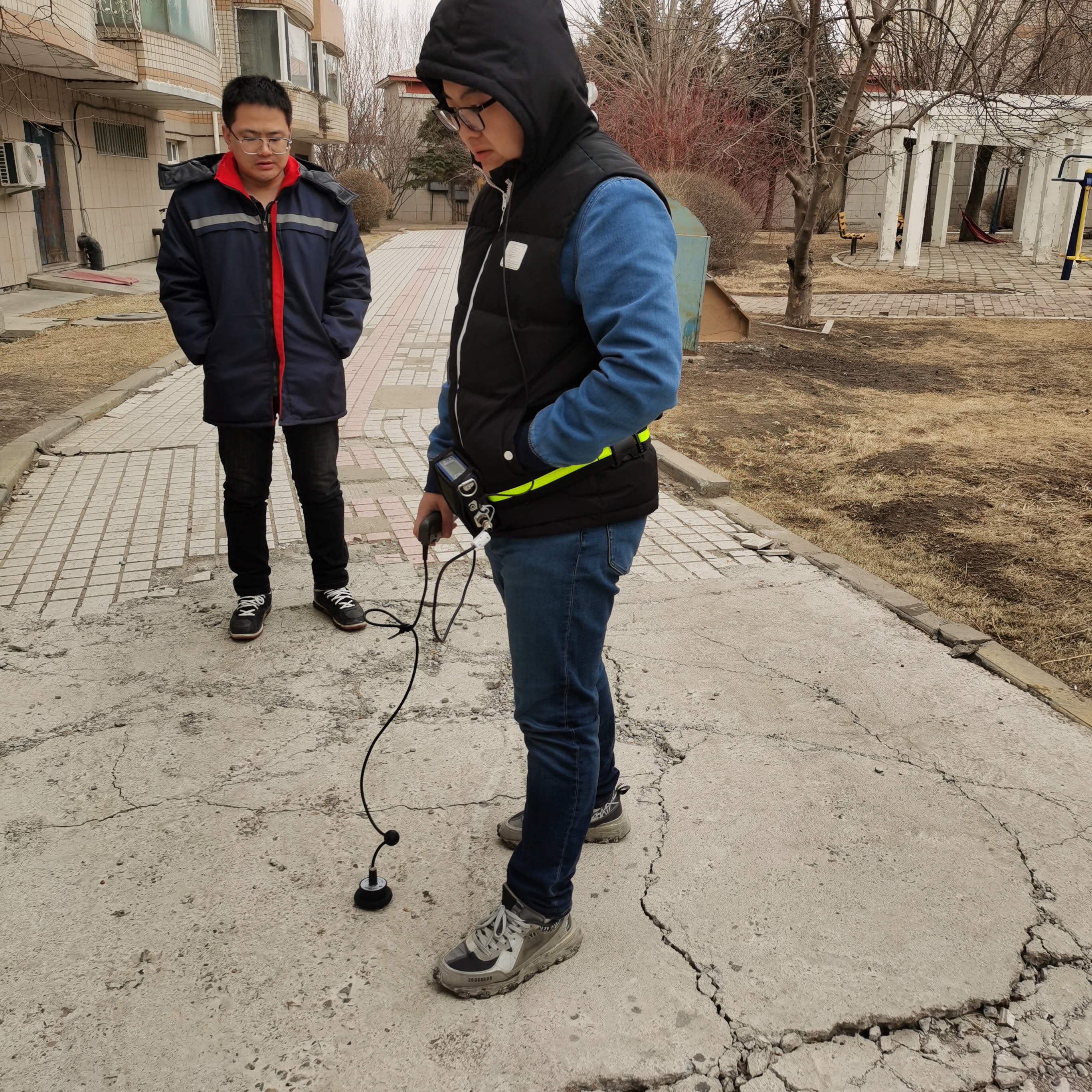 聽漏儀檢測現(xiàn)場 聽漏儀檢測現(xiàn)場