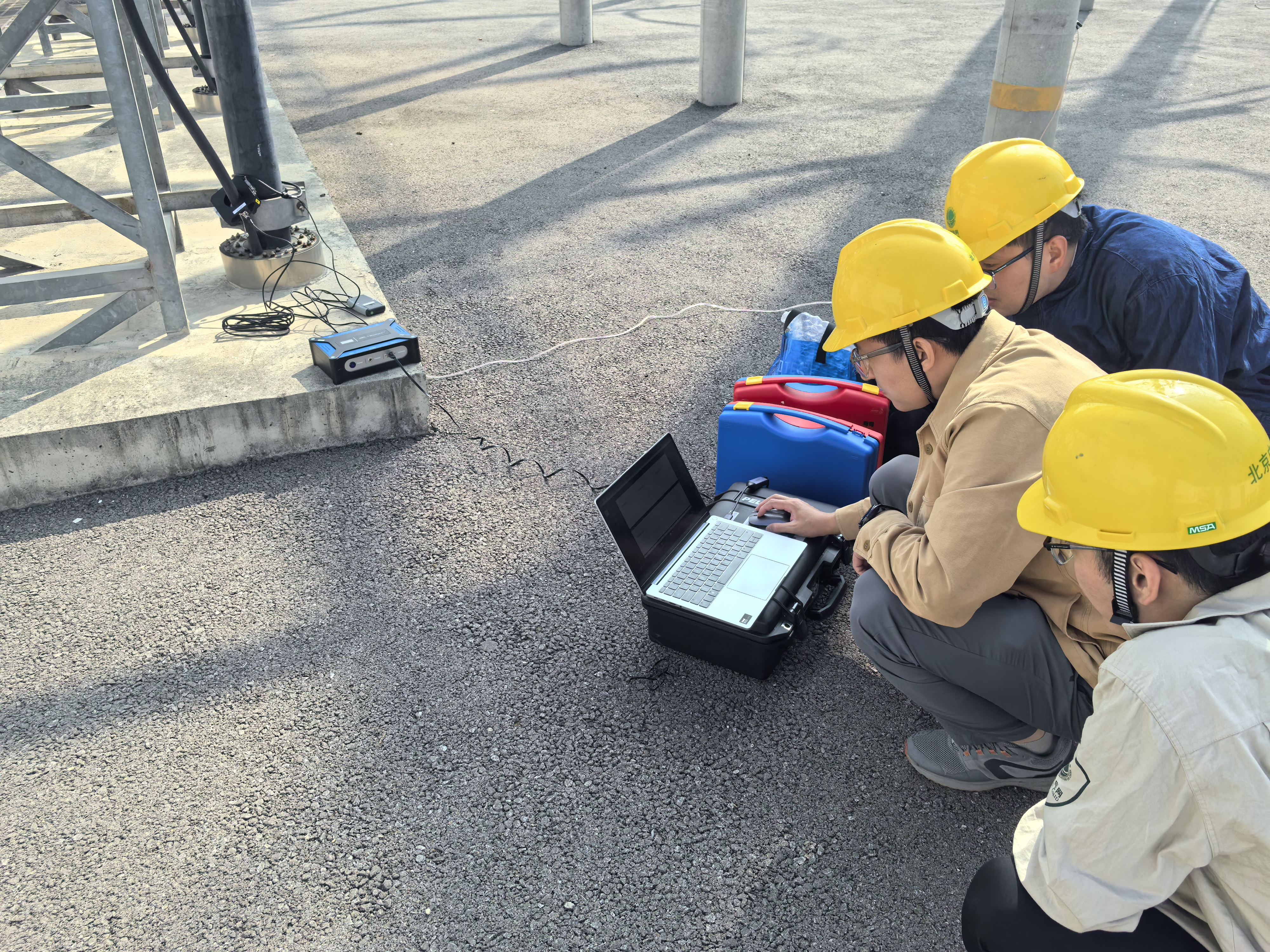 高頻電纜局放測試儀變電站測試現(xiàn)場